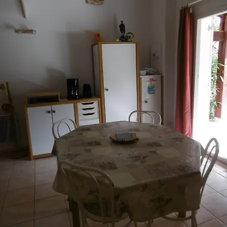Holidayland 437 T2 Mezzanine 6 Couchages * Narbonne-Plage